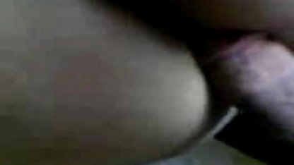Mengenakan celana ketat hitam dan sepatu datar. video bokep japanese xhamster
